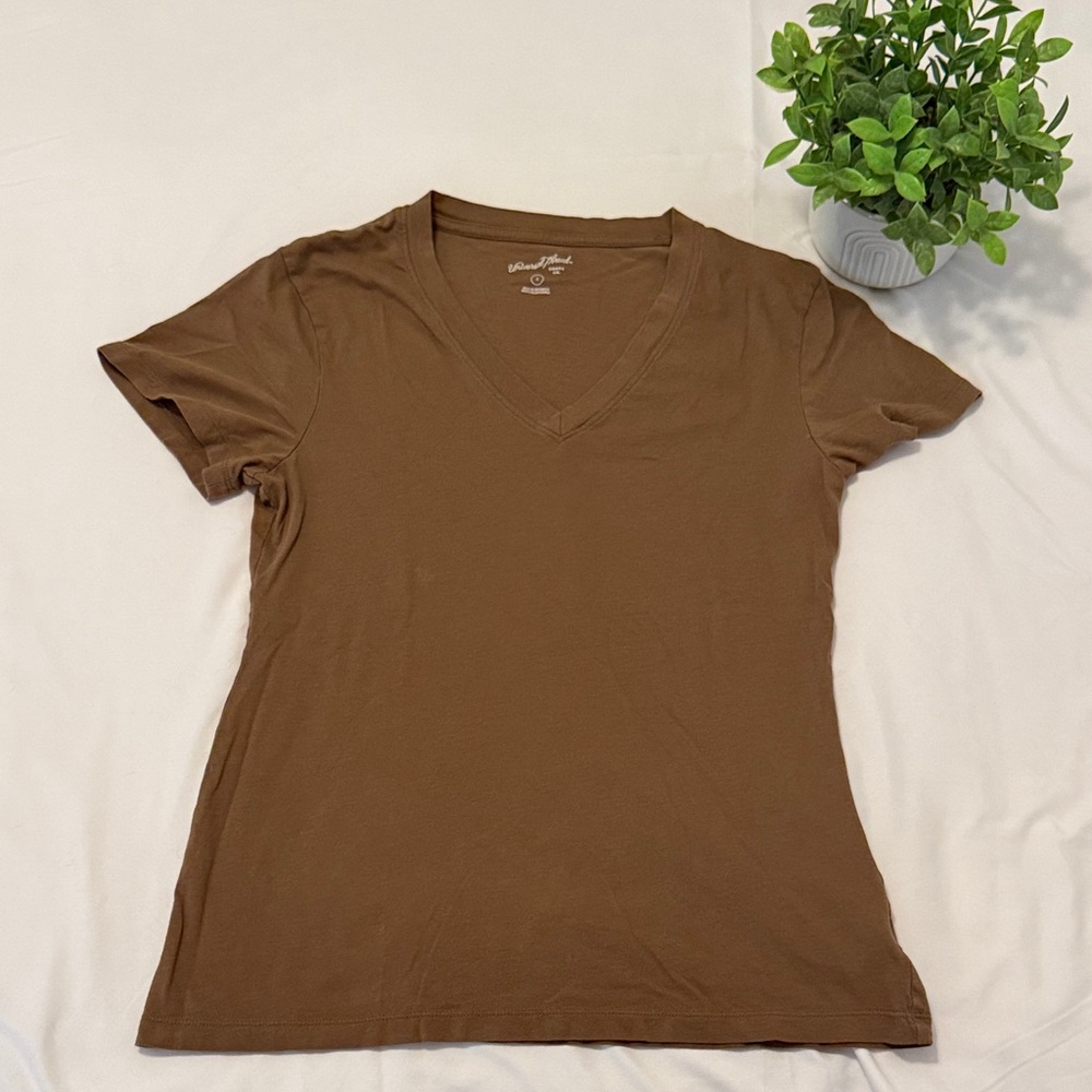 Universal Thread Brown V-Neck Short Sleeve Tee